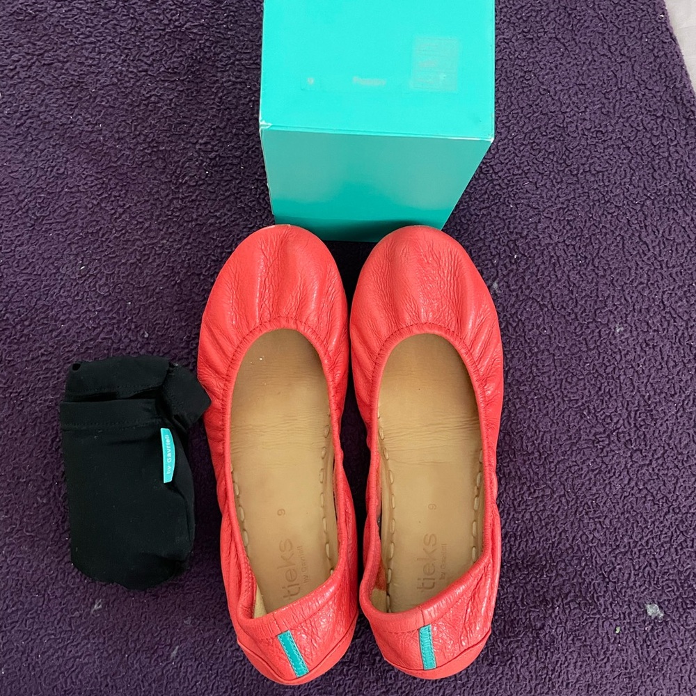 Tieks—Poppy color.